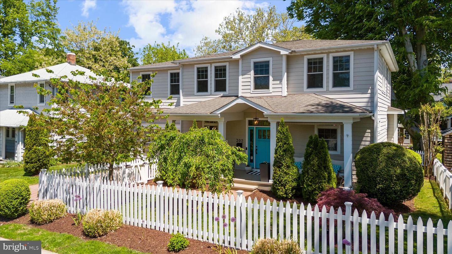 Property Photo:  302 Annapolis Street  MD 21401 