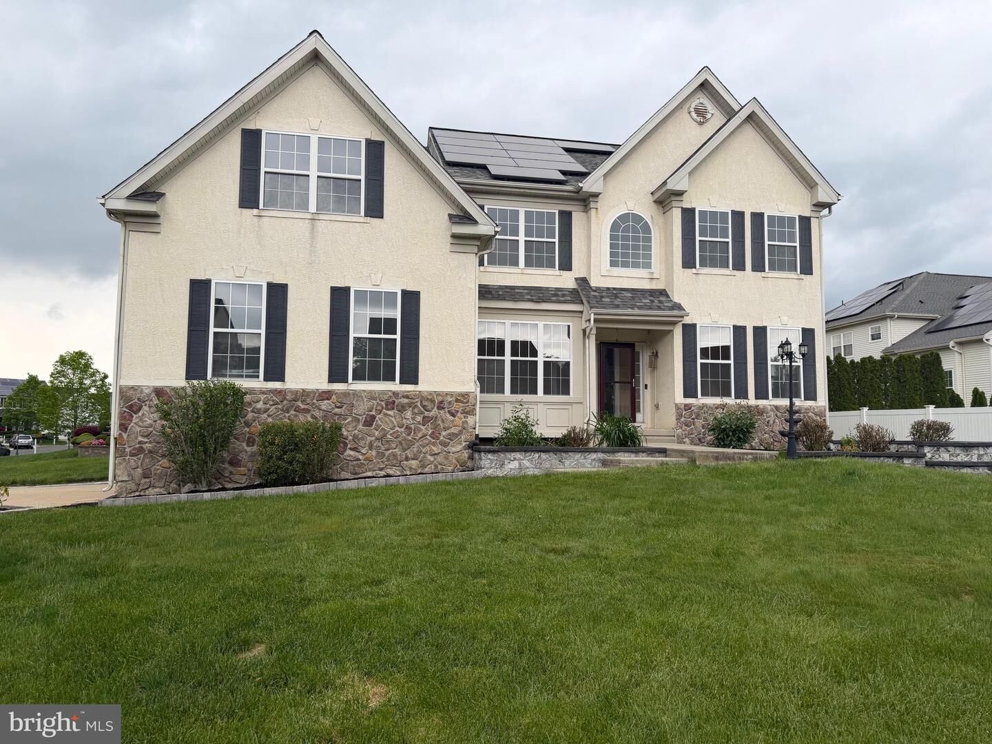 Property Photo:  6 Gateswood Court  NJ 08505 