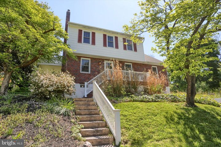 Property Photo:  117 Willow Road  PA 17109 