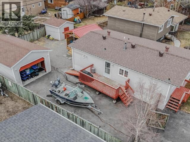 Property Photo:  818 Range Lake Court  NT X1A 3B2 