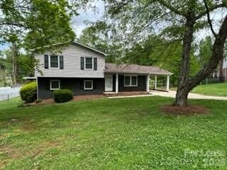 Property Photo:  2108 Deepwood Court  NC 28054 