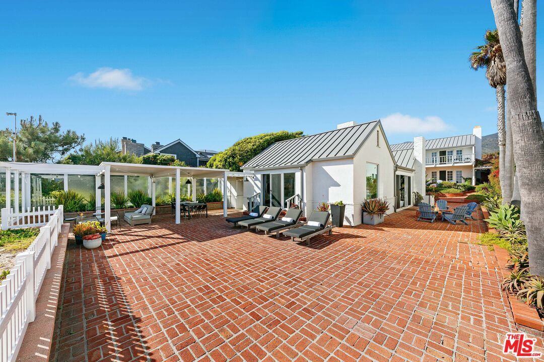 Property Photo:  30830 Broad Beach Rd  CA 90265 