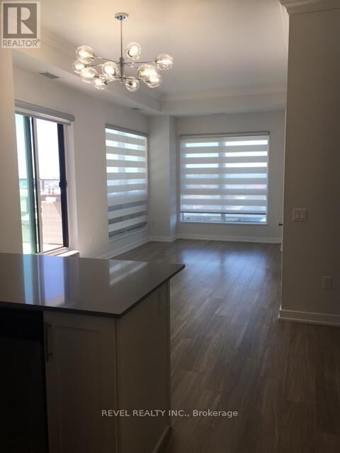 Property Photo:  4085 Parkside Village Drive 729  ON L5B 0K9 