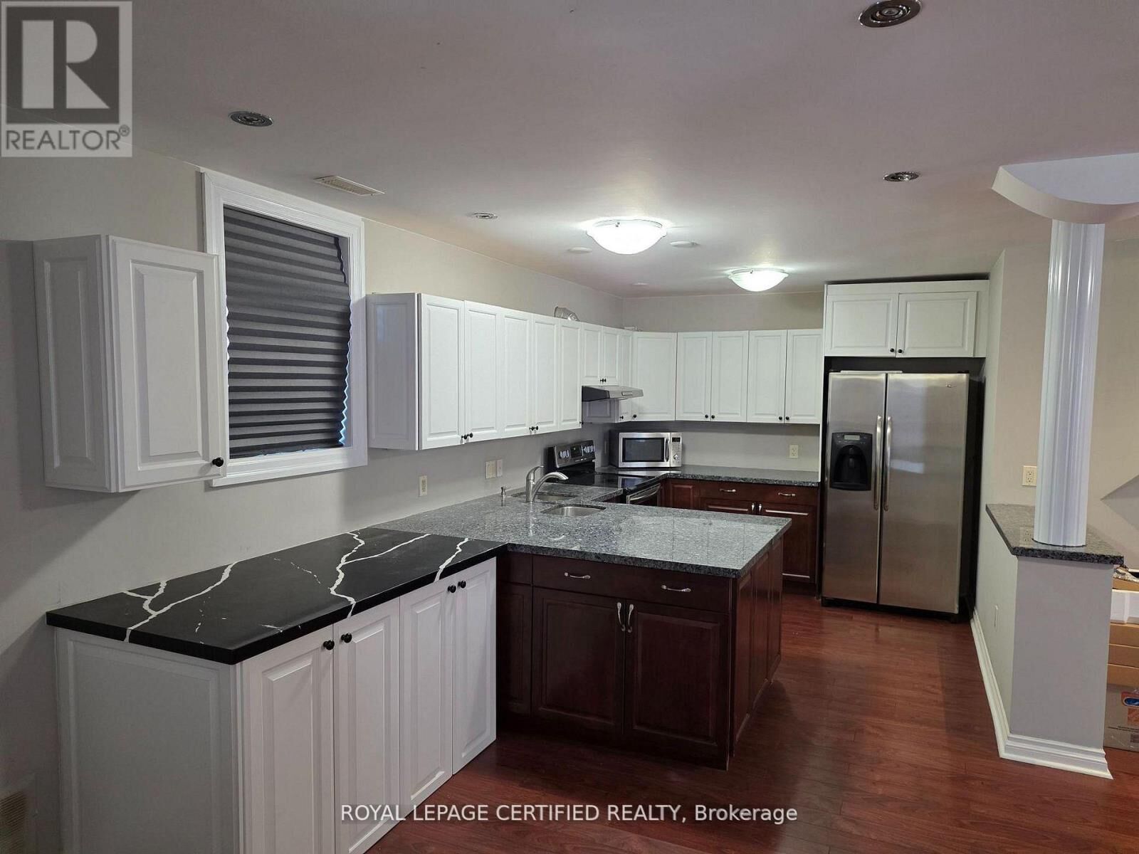 Property Photo:  12 Fabrizio Court  ON L1M 2J1 
