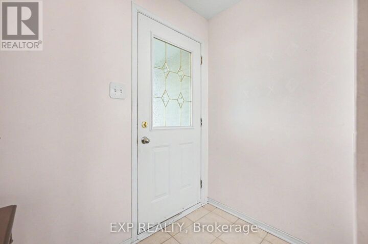 Property Photo:  61 Monterey Drive  ON K2H 7A9 