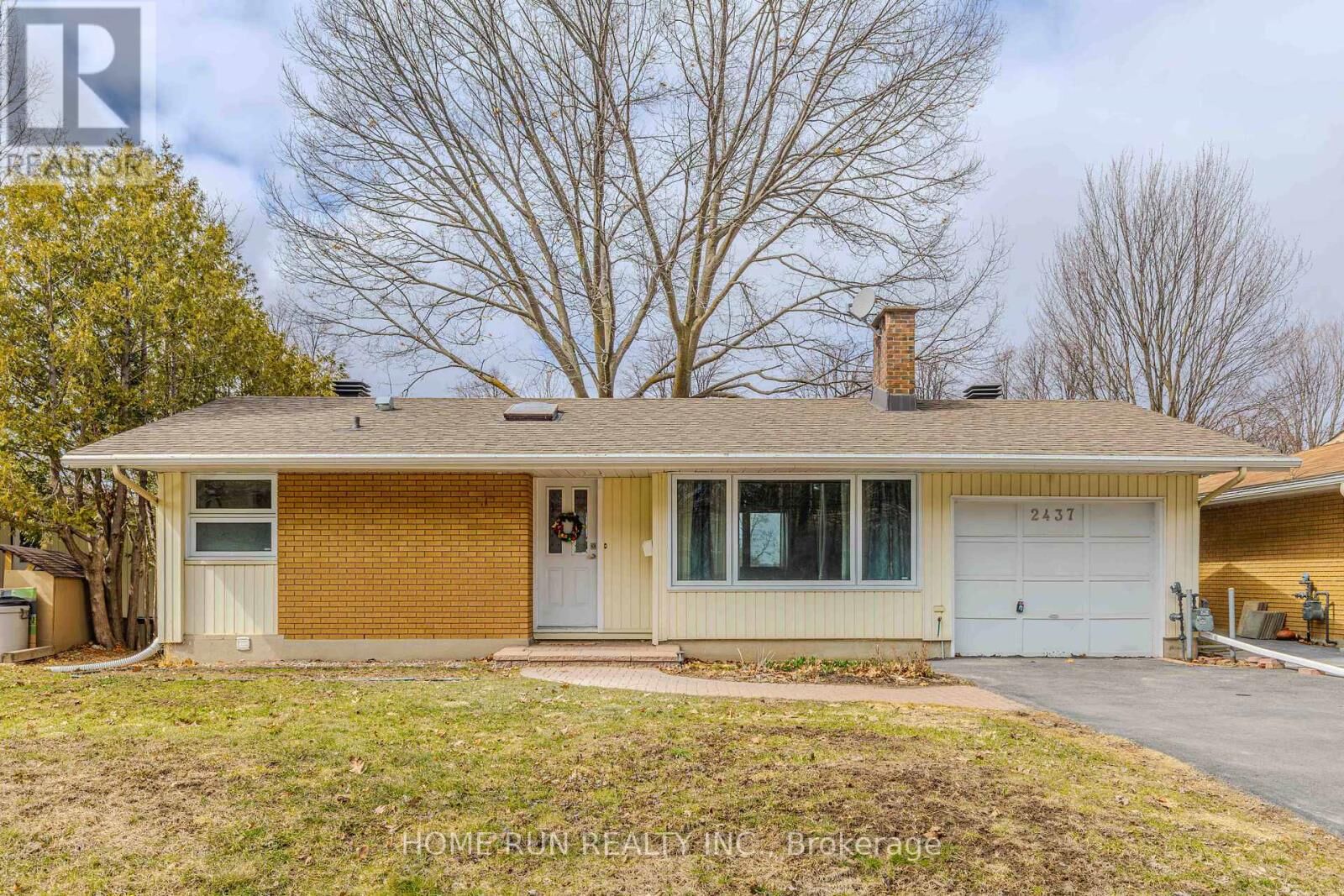 Property Photo:  2437 Baseline Road  ON K2C 0E3 