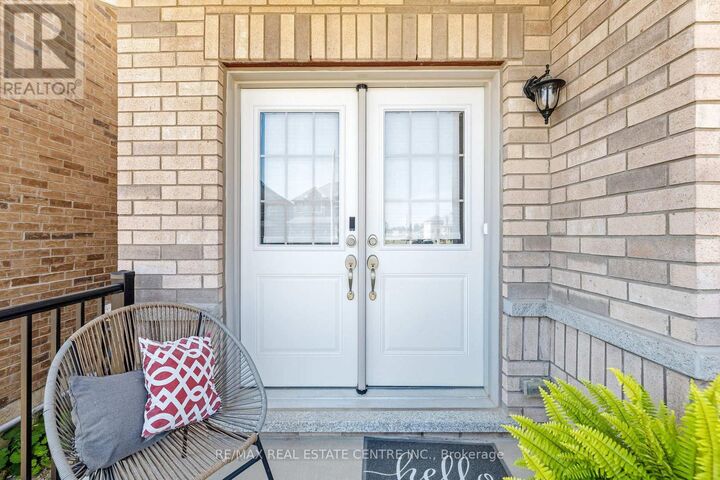 Property Photo:  322 Russell Street  ON N0C 1B0 