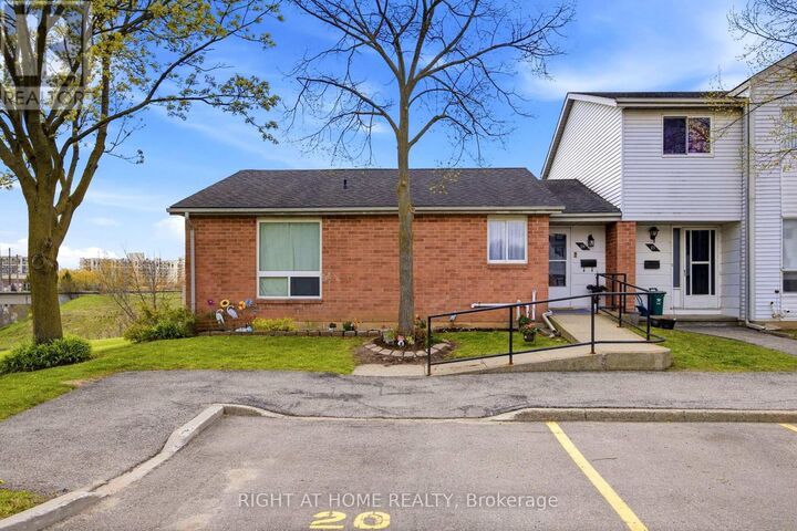 Property Photo:  40 Imperial Road North 20  ON N1H 8B4 