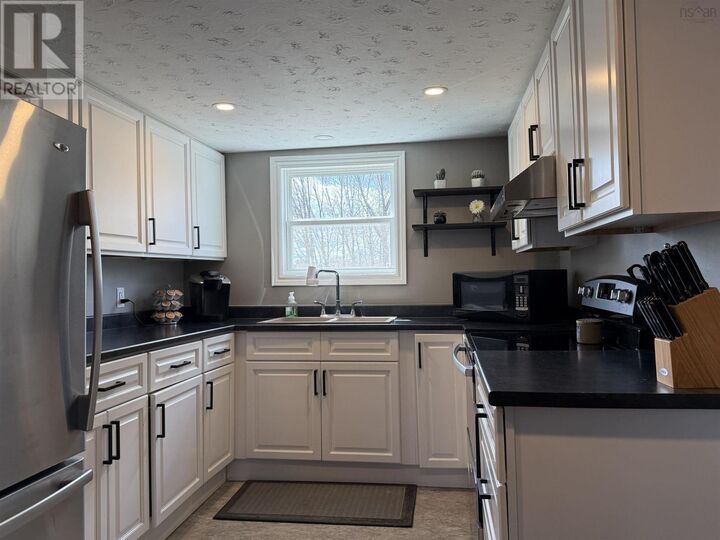 Property Photo:  39 Coll Ave,  NS B0K 1S0 