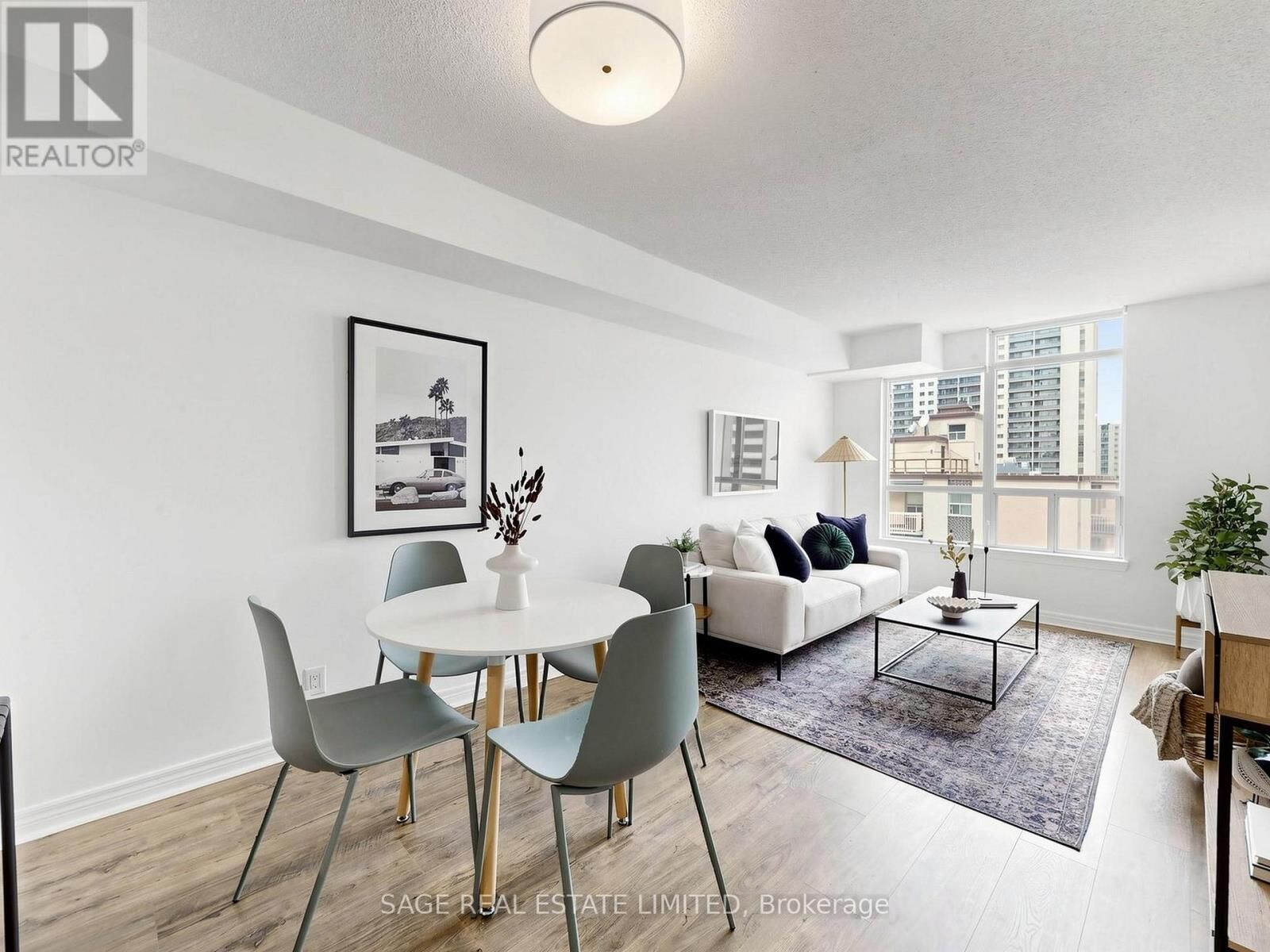 Property Photo:  225 Wellesley Street East 811  ON M4X 1X8 