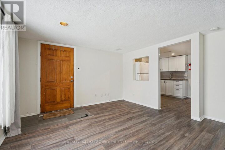 Property Photo:  351 Winnifred Drive (East)  ON L4P 3B6 