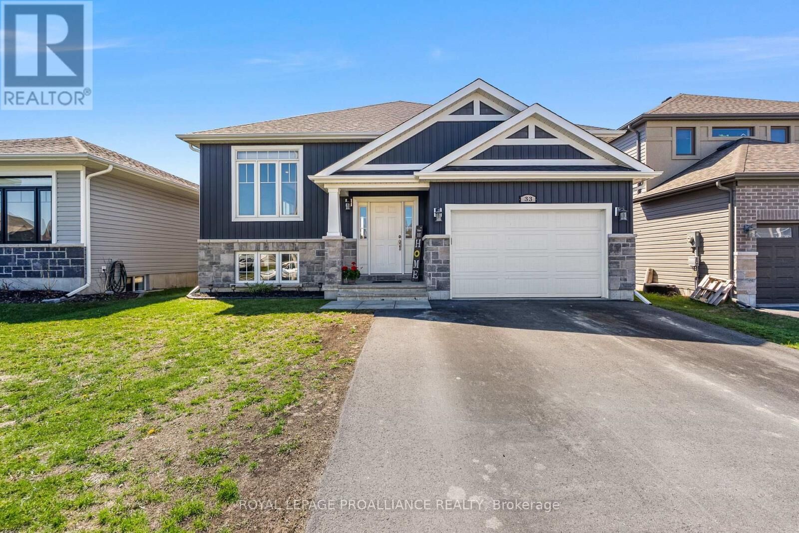 Photo de la propriété:  33 Redwood Drive  ON K8N 0K3 