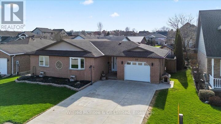 Property Photo:  32 West River Road  ON N0G 2V0 