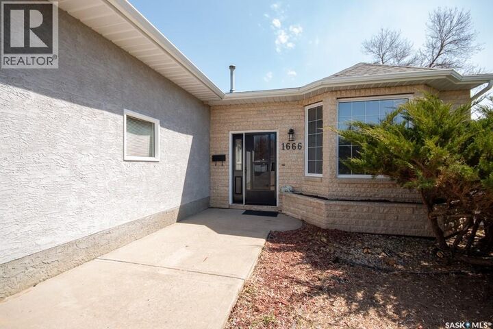 Property Photo:  1666 Marshall Crescent  SK S6H 3G7 