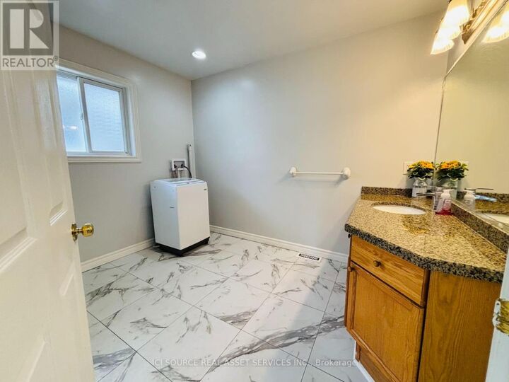 Property Photo:  7153 Kelly Drive Main Fl  ON L2H 3K1 