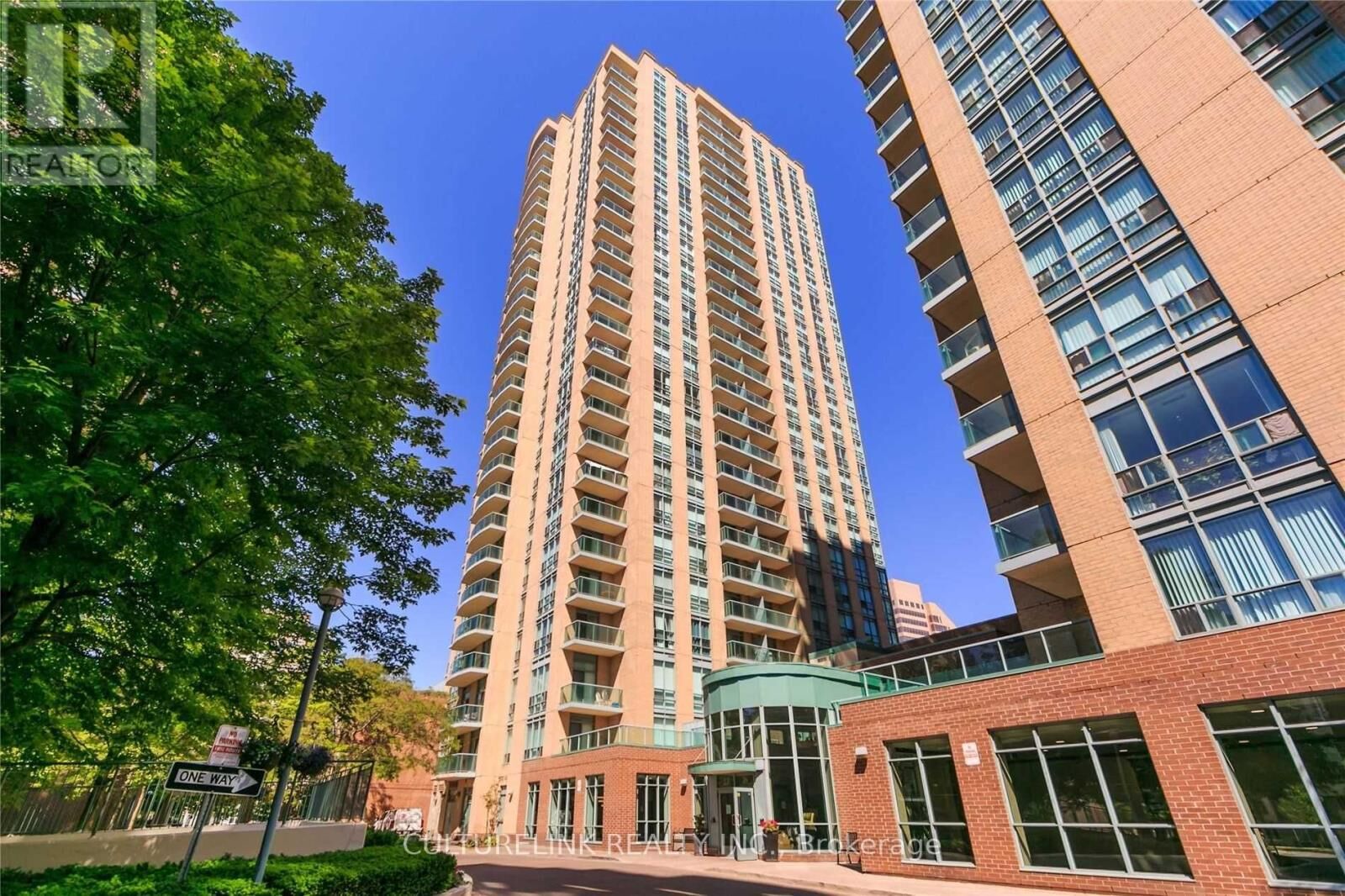 Property Photo:  22 Olive Avenue 2002  ON M2N 7G6 