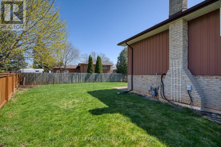 Property Photo:  8 Kerwin Gate  ON L2N 4J8 