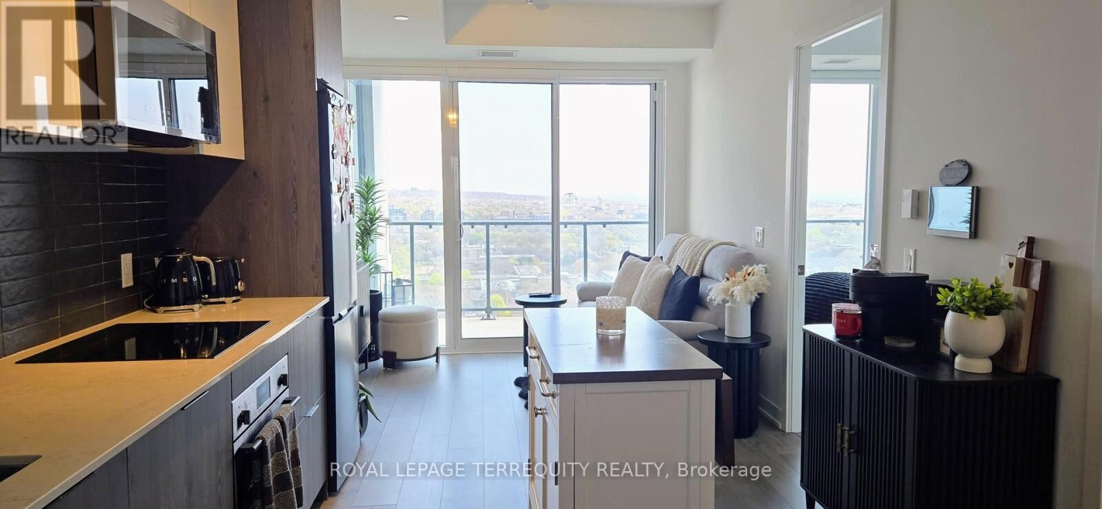 Property Photo:  5 Defries Street 2213  ON M5A 0W7 