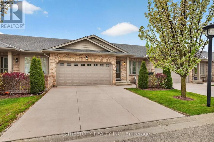 Property Photo:  2100 Denview Avenue 21  ON N6G 0J5 