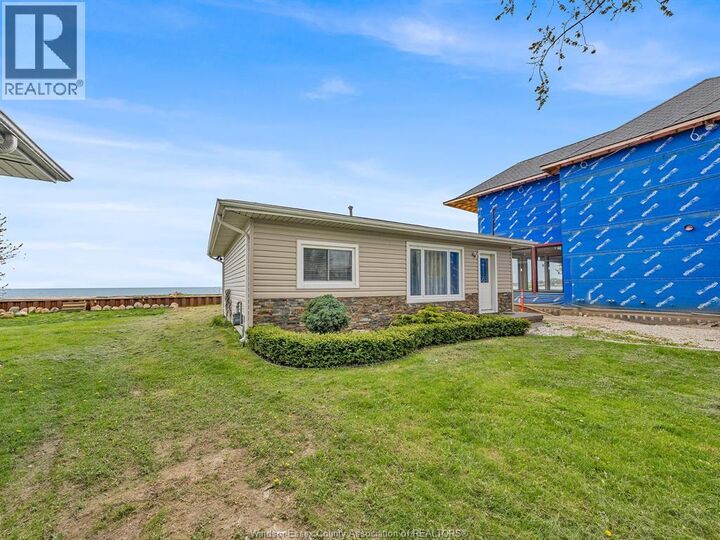 Property Photo:  162 Robson Rd  ON N8H 5R1 