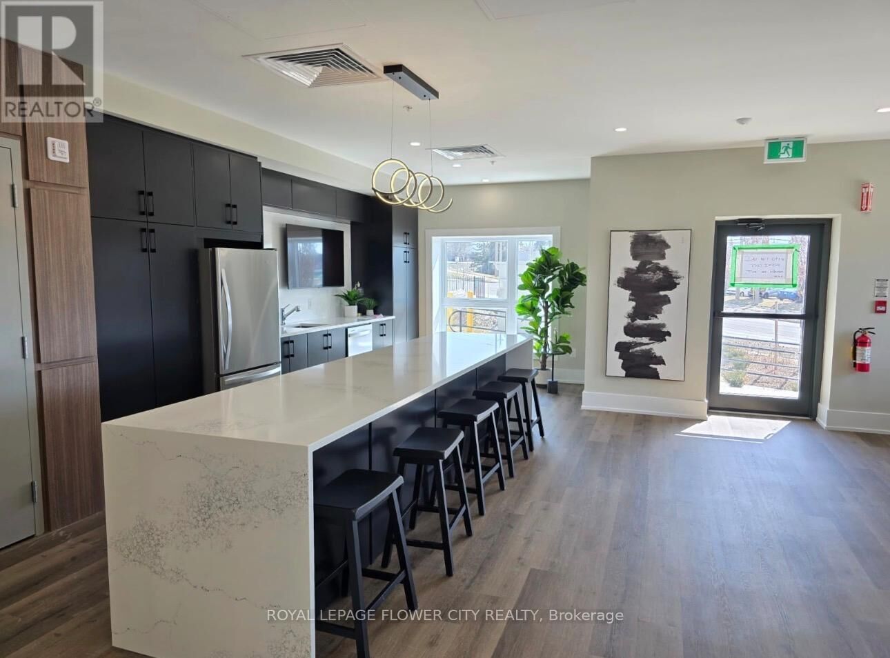 Property Photo:  1000 Lackner Place North 102  ON N2A 1H3 