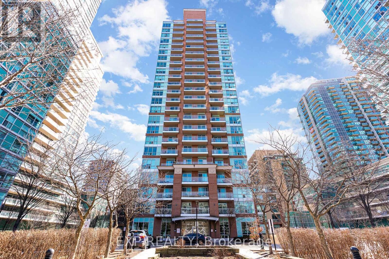 Property Photo:  50 Lynn Williams Street 1810  ON M6K 3R9 