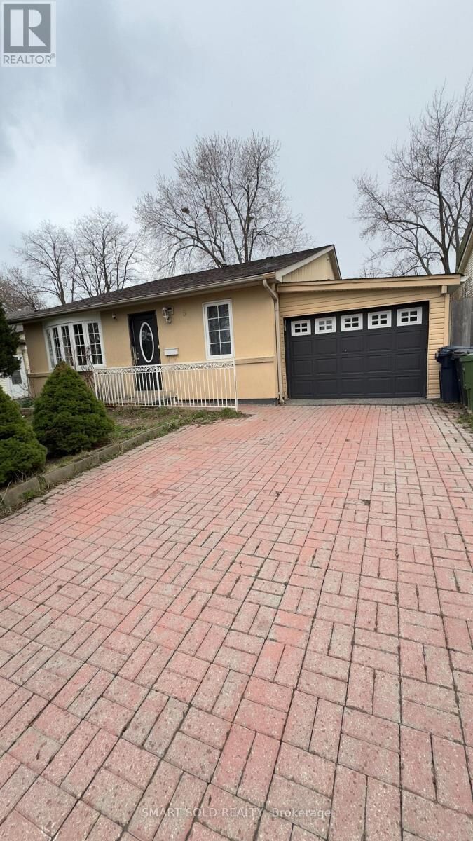 Property Photo:  5 Horseley Hill Drive East  ON M1B 1W4 