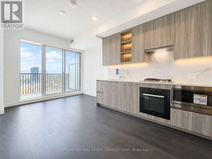 Property Photo:  18 Esther Shiner Boulevard 1709  ON M2K 0J7 
