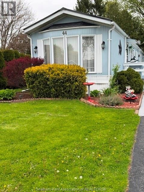 Property Photo:  44 Dunkirk Drive  ON N7L 5A5 