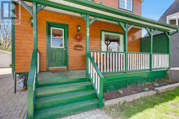 Property Photo:  30 Harrold Place  ON K1Z 7N5 