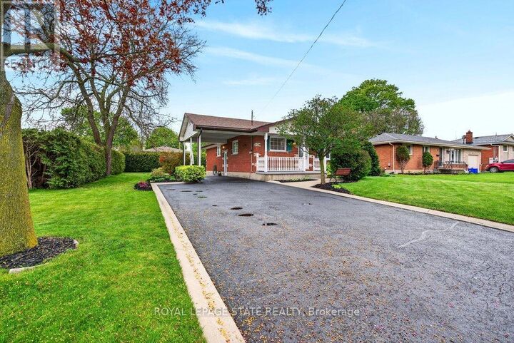 Property Photo:  93 Varadi Avenue  ON N3R 3N4 