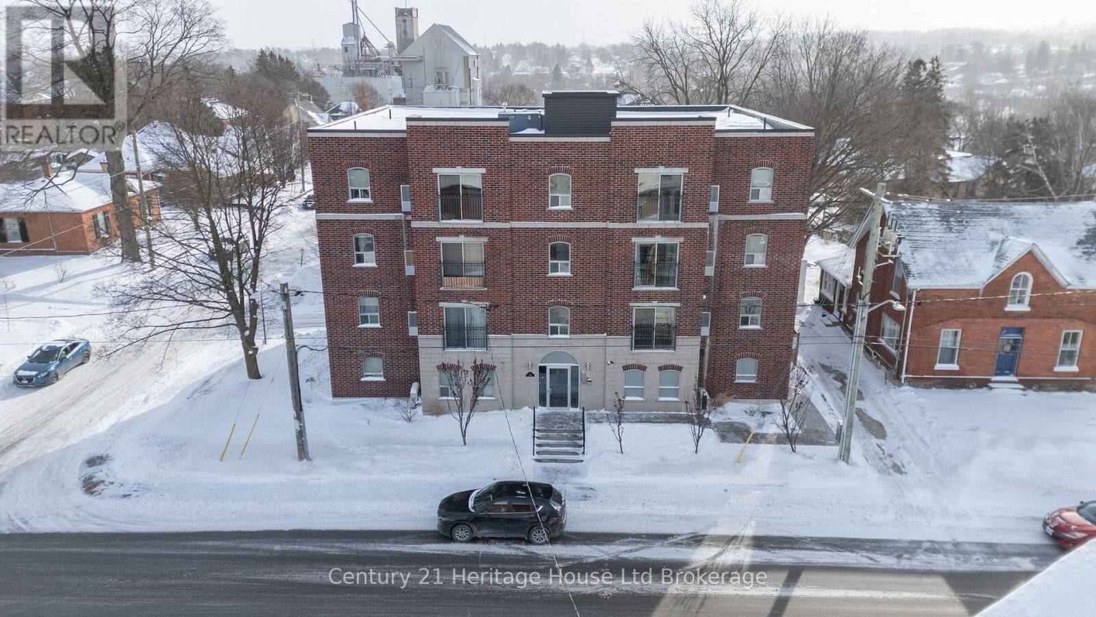 Property Photo:  34 Brock Street 303  ON N4S 3B5 