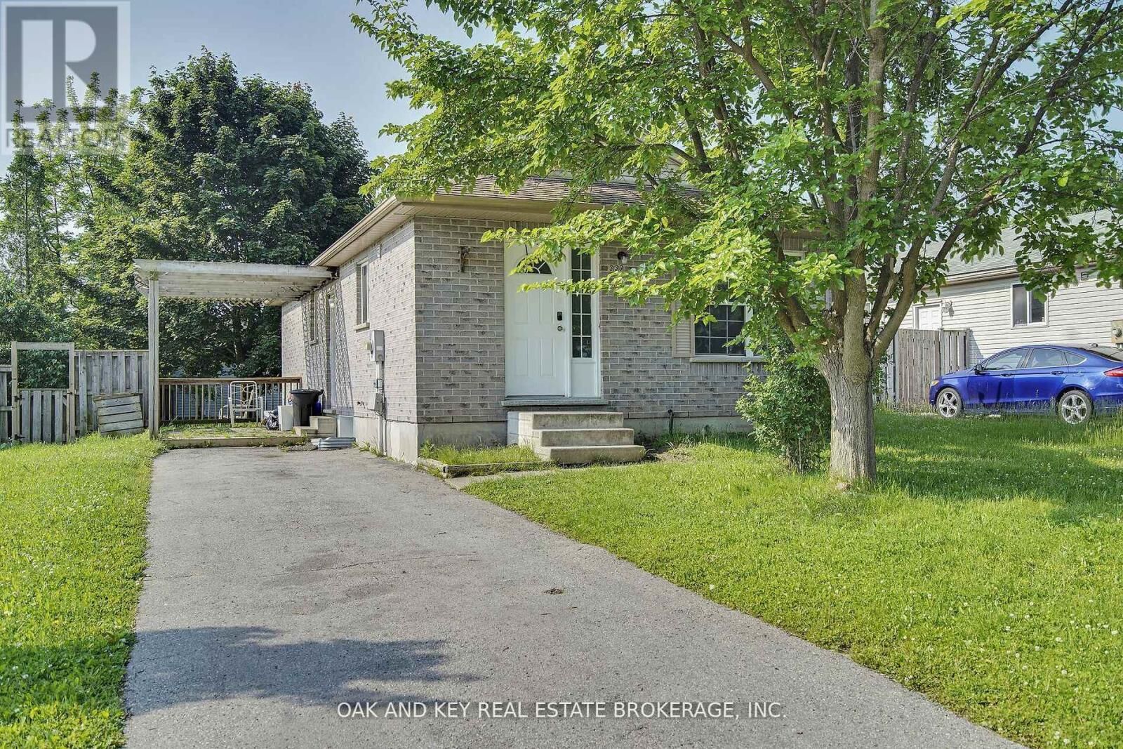 Property Photo:  330 Fleming Drive  ON N5V 4Y6 
