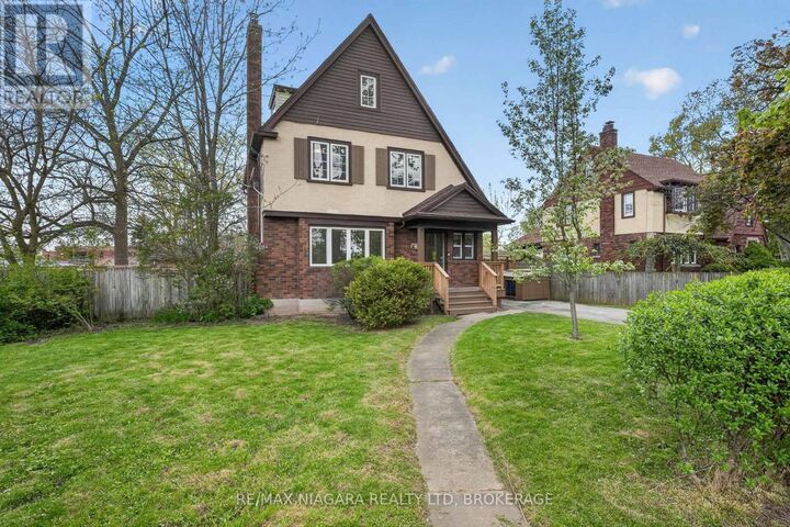 Property Photo:  197 Aqueduct Street  ON L3C 1C3 