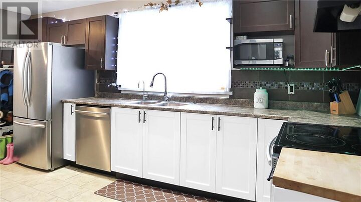 Property Photo:  82 Mountain Avenue  ON P0M 2C0 