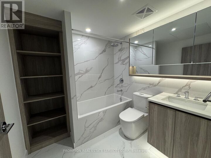 Property Photo:  18 Esther Shiner Boulevard 1512  ON M2K 0J7 