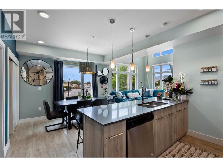 Property Photo:  107 Yew Street 201  BC V2B 3H5 