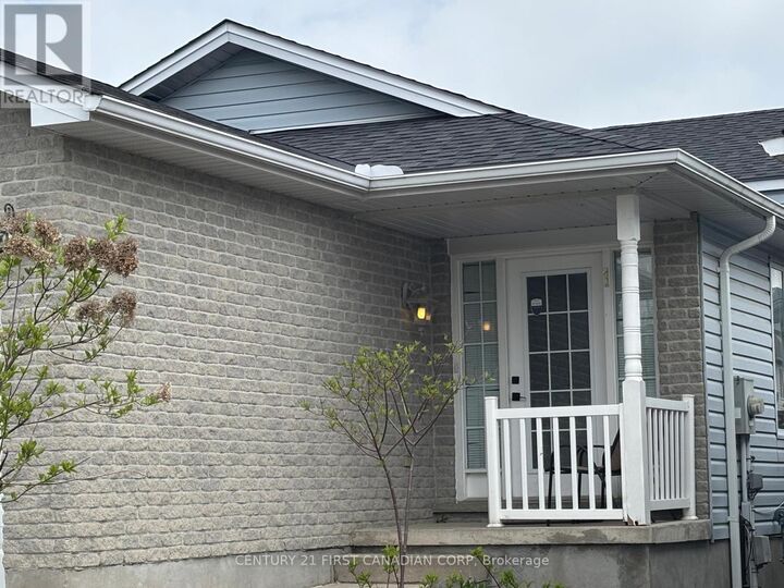 Property Photo:  86 Loggers Grove  ON N5W 6G5 