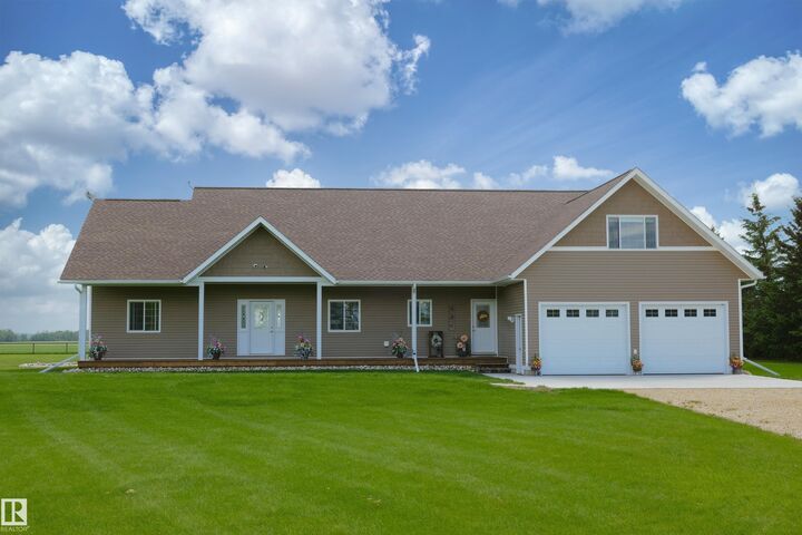 Property Photo: 1221 Twp Rd 603A AB T7P 2P5
