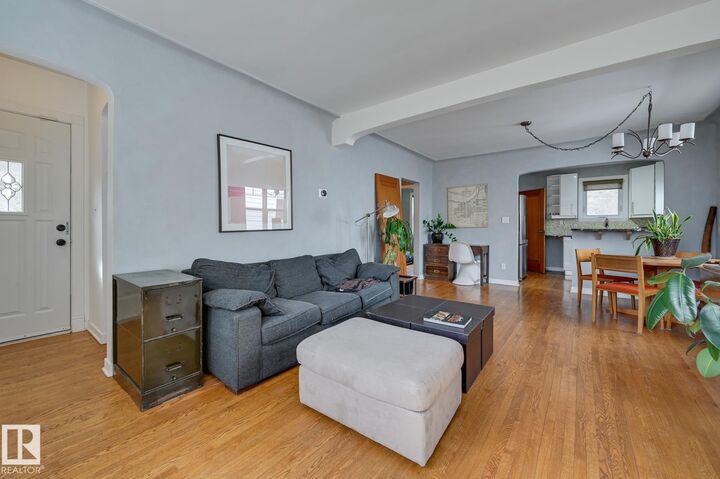 Property Photo:  10038 88 Avenue NW  AB T6E 2R7 