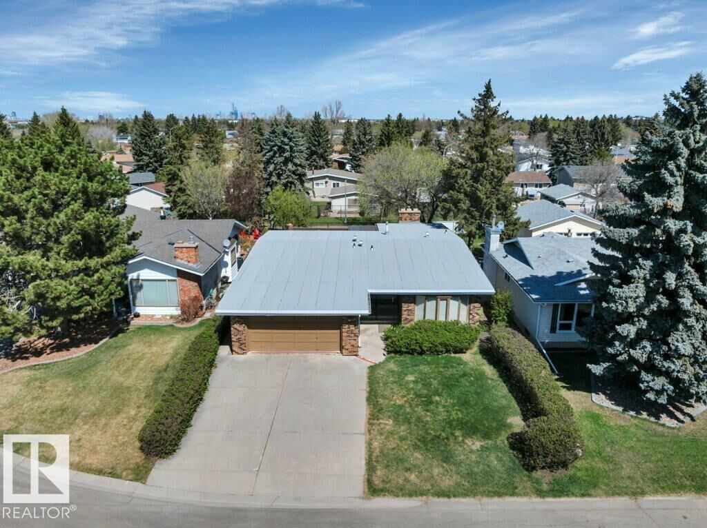 Property Photo:  8808 41 Avenue NW  AB T6K 1G7 