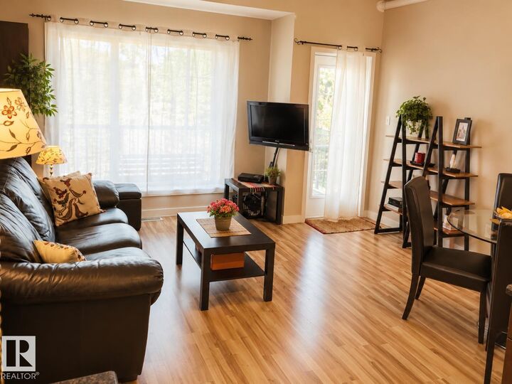 Property Photo: 11811 106 Street NW 3 AB T5G 2R2