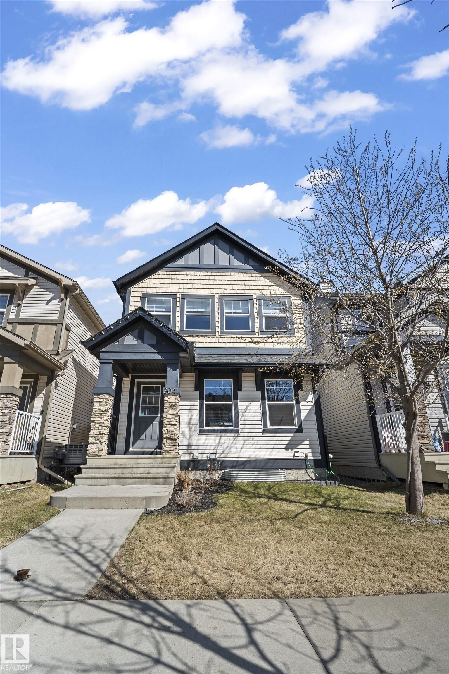 Property Photo:  3041 Arthurs Crescent SW  AB T6W 2H8 