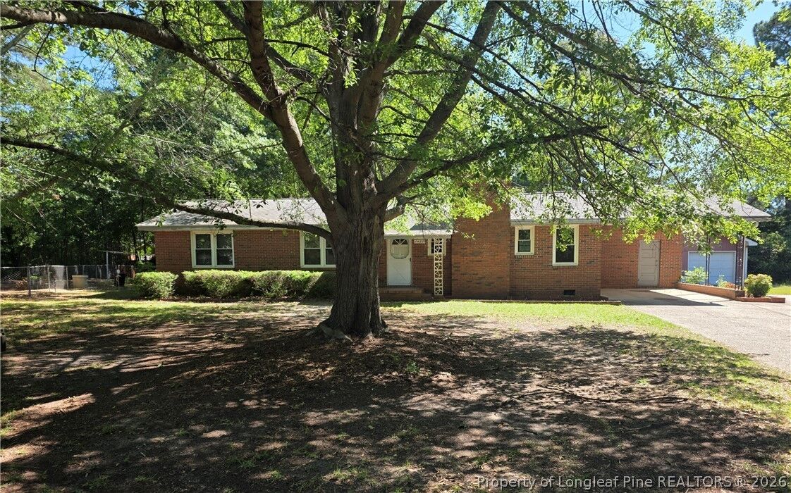 Property Photo:  1427 Valencia Court  NC 28303 