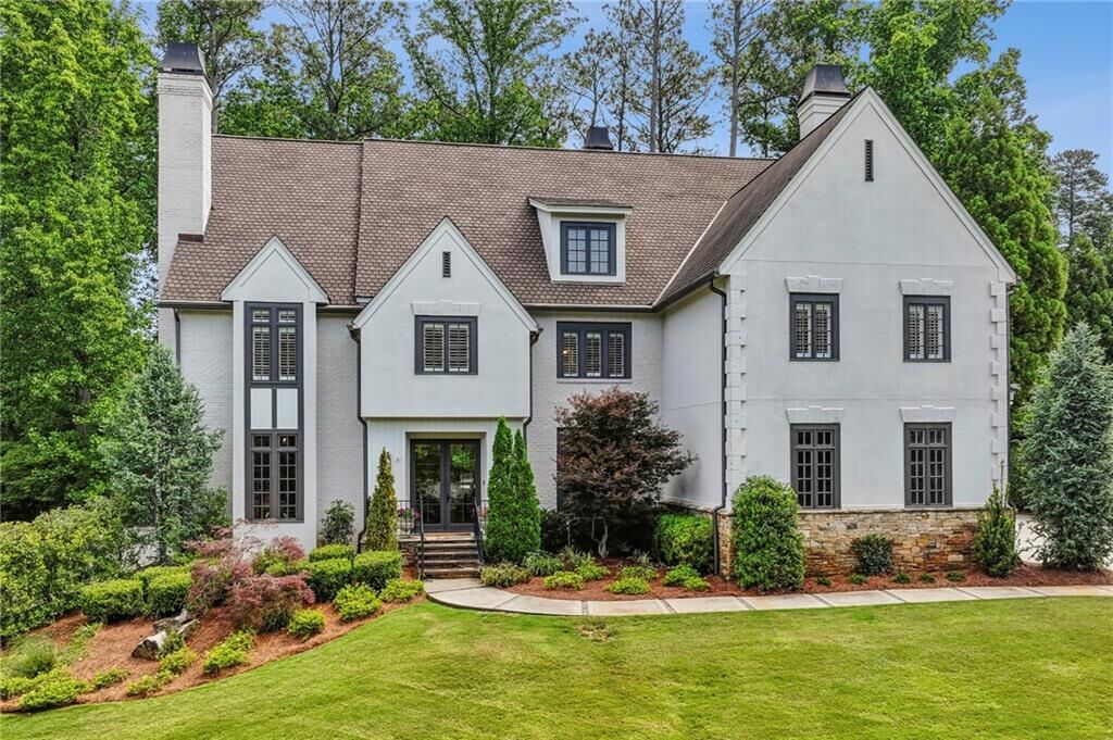 Property Photo: 425 Laurel Chase Court GA 30327