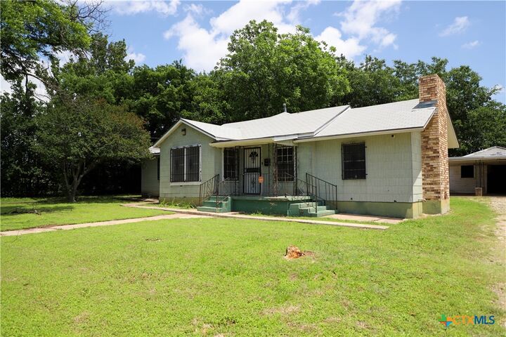 Property Photo:  1208 N College Street  TX 76541 