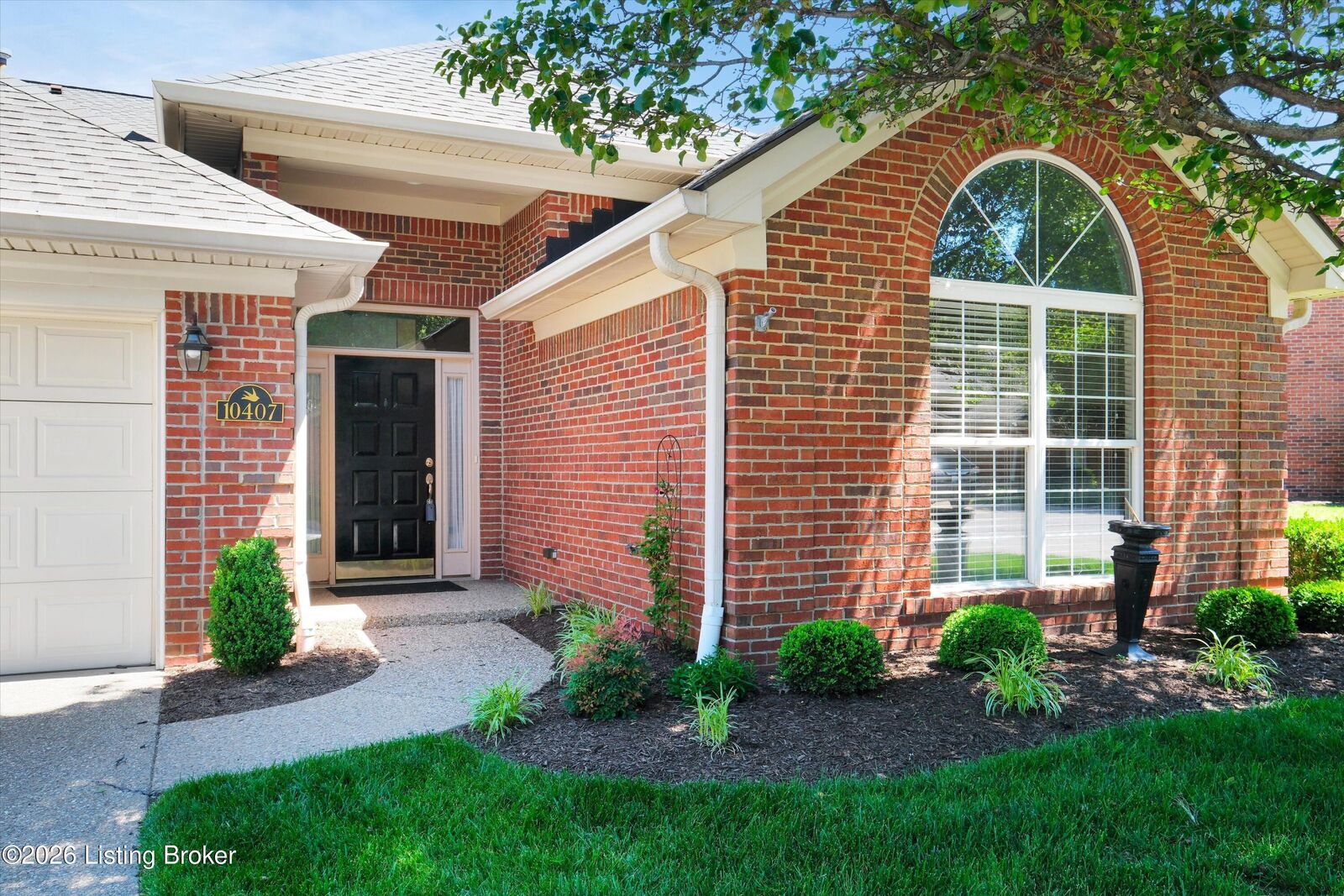 Property Photo: 10407 Dove Chase Cir KY 40299