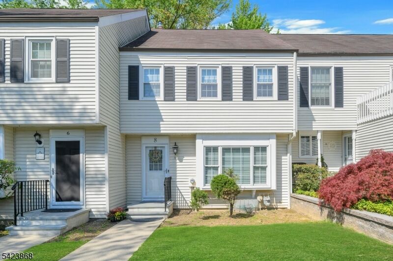 Property Photo:  8 Pembroke Dr  NJ 07945 