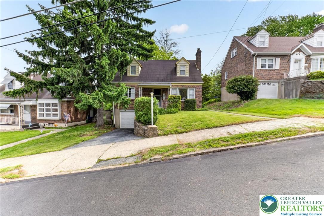 Property Photo:  717 Frederick Street  PA 18015 