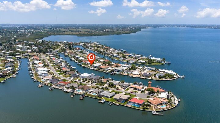 Property Photo: 5108 Commonwealth Road FL 34221